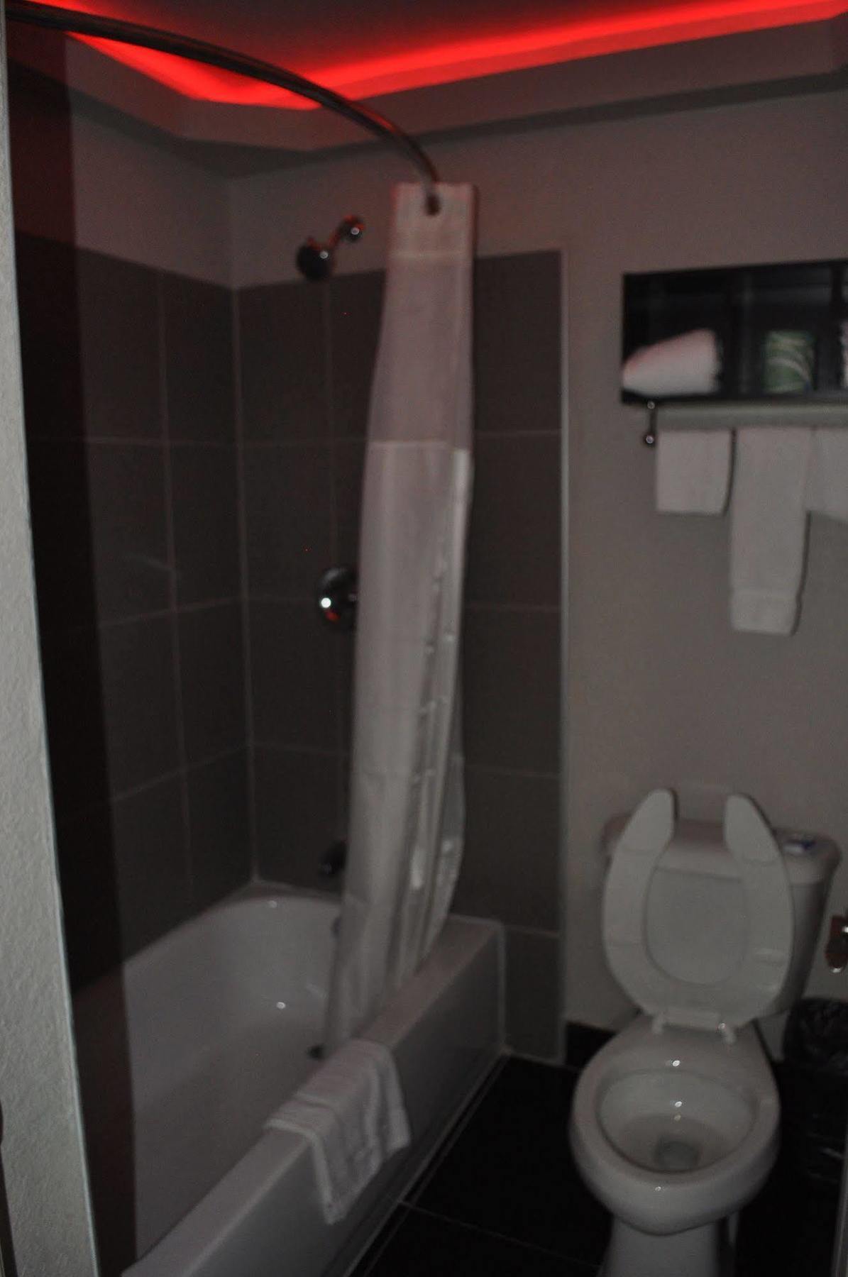 Palace Suites Далас Екстериор снимка